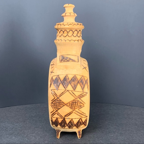 Hand Carved Primitive Wood Bottle Flask - Picture 3 of 8